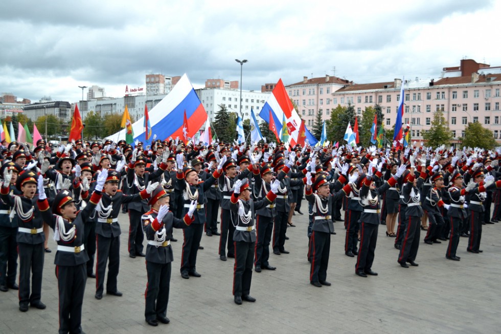 День знаний в Татарстанском и Пермском кадетских корпусах ПФО начался с торжественного построения