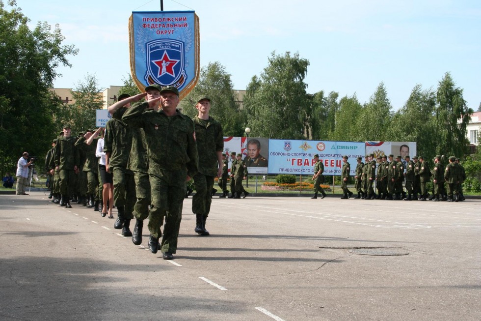 Марат Сковородников открыл вторую смену оборонно-спортивного оздоровительного лагеря «Гвардеец-1»